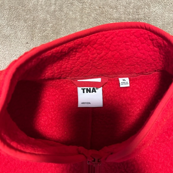 Aritzia Polartec Thermal Pro 1/2 Zip Hi-hip Sweater Size XL, Flashing Red - Picture 9 of 16